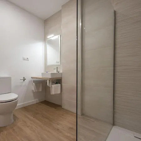 ゲストハウス Hostal Beach 3*