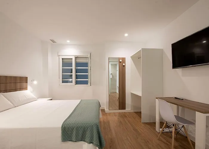 Hostal Beach 3*