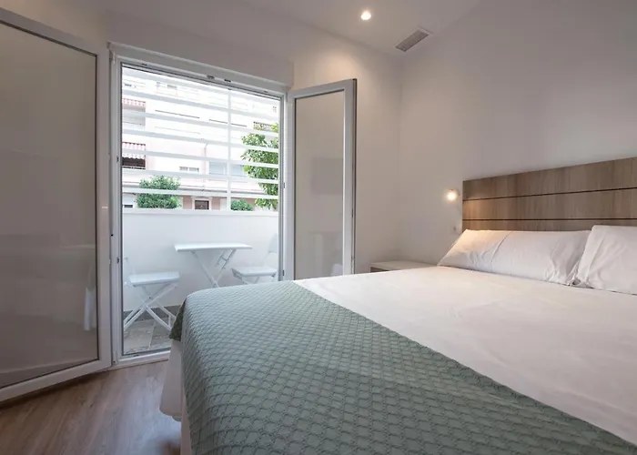 Hostal Beach 3*