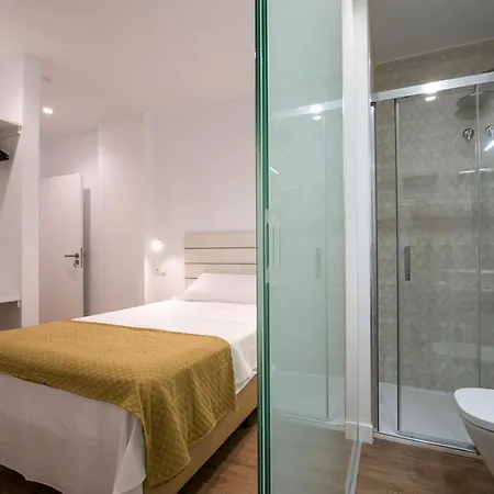 Hostal Beach 4*