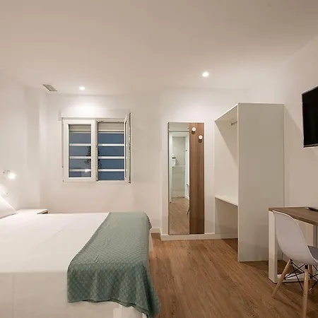 Hostal Beach 4*